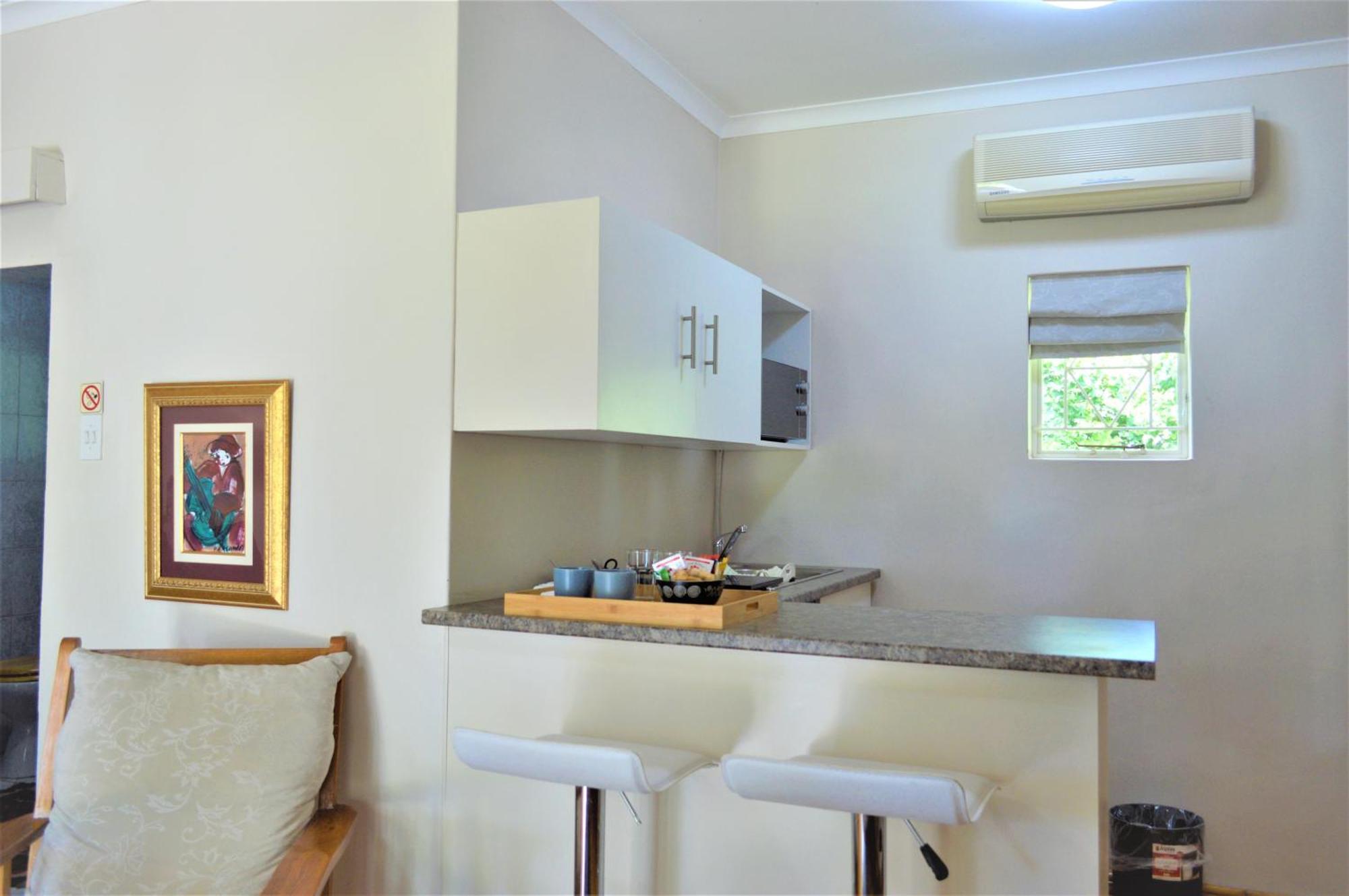 Adley House Bed & Breakfast Оудсхорн Екстериор снимка