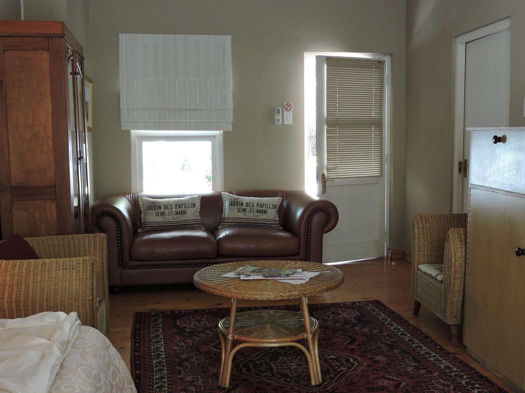 Adley House Bed & Breakfast Оудсхорн Екстериор снимка