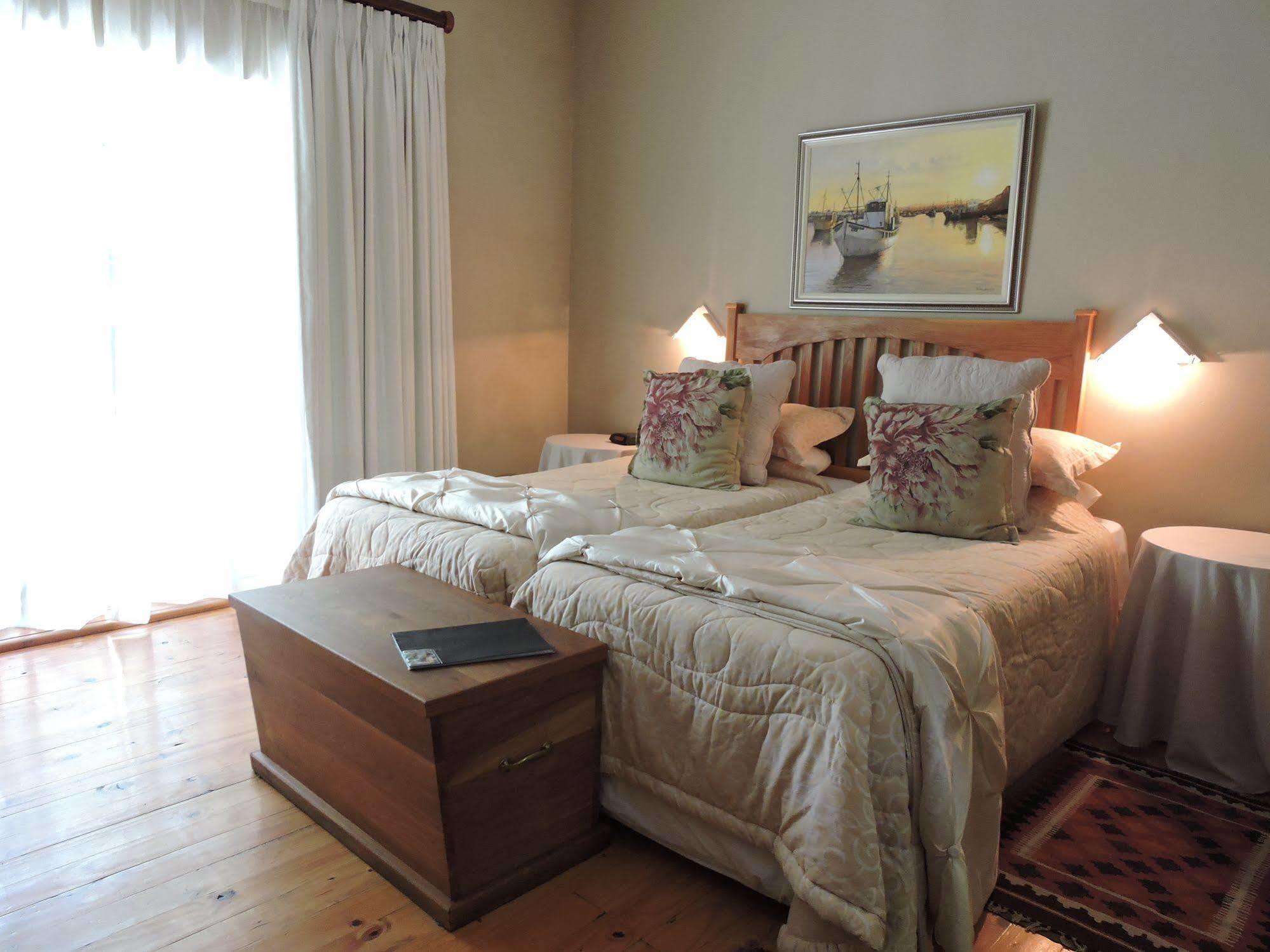 Adley House Bed & Breakfast Оудсхорн Екстериор снимка