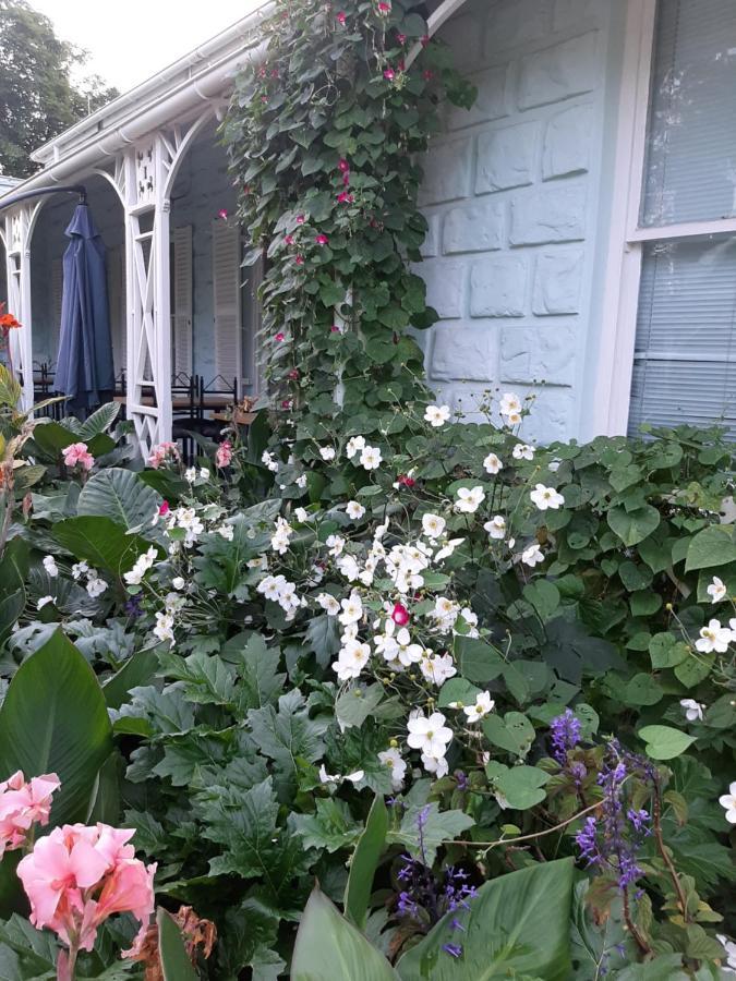 Adley House Bed & Breakfast Оудсхорн Екстериор снимка